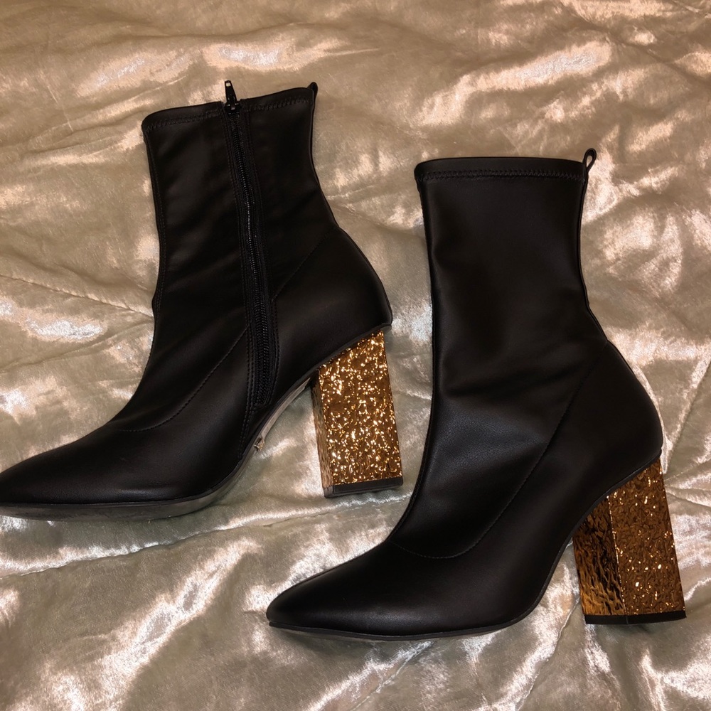 TopShop Gold Heel Boots💎